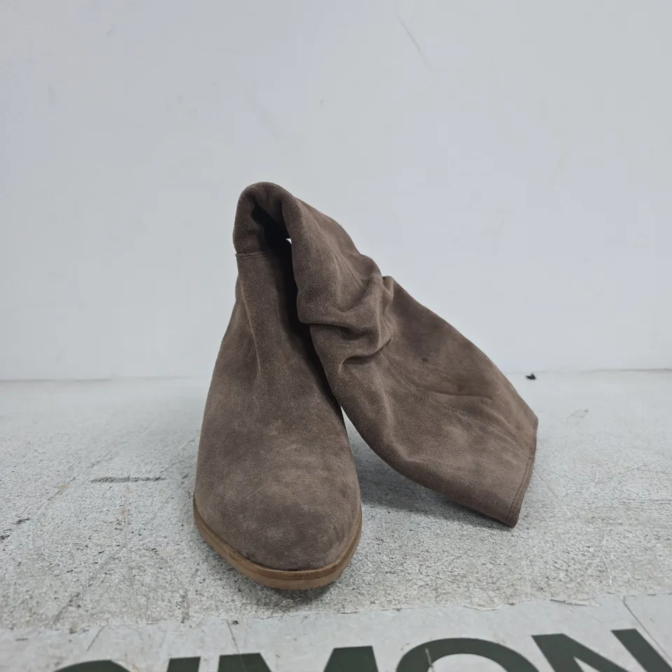 NEXT WOMEN'S BOOTS – TAUPE SUEDE, UK 8 (EU 41)