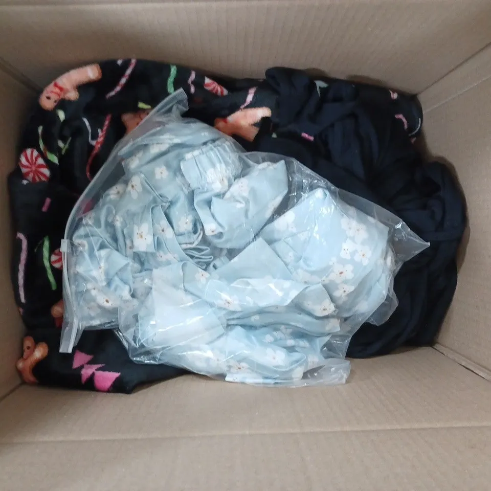 BOX TO INCLUDE 10 ASSORTED CLOTHING ITEMS TOO INCLUDE TOPS , TROUSERS AND DRESSES , ETC 