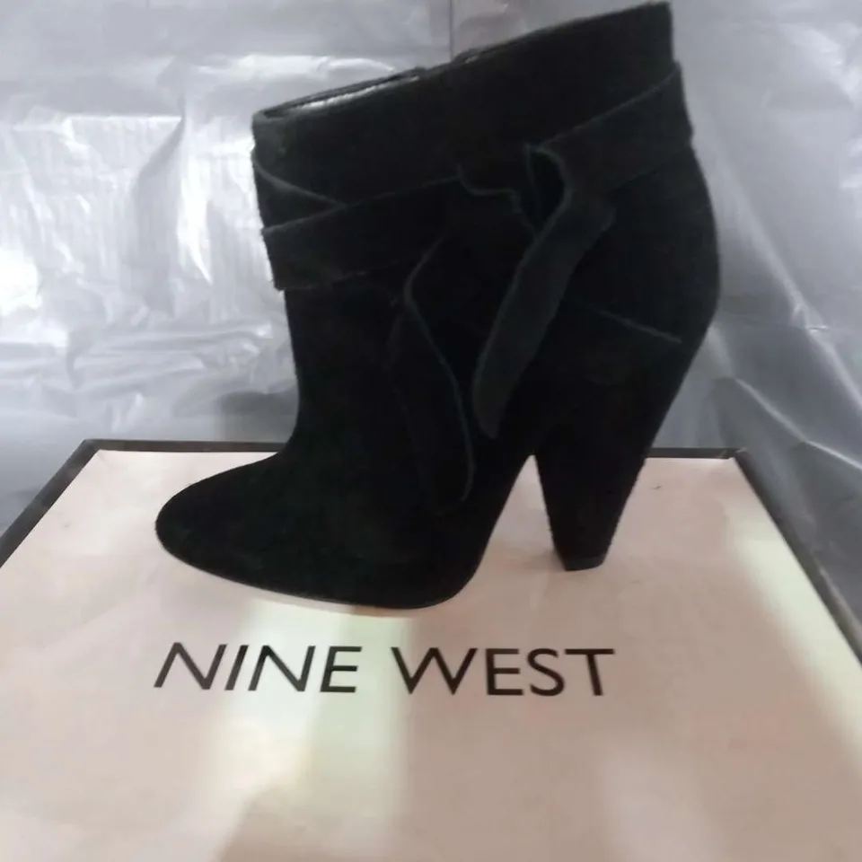 BOXED NINE WEST BLACK SIZE 3