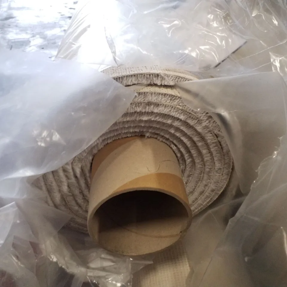 ROLL OF QUALITY ROYAL VELVET UPCROFT CARPET APPROXIMATELY 4.3×4M