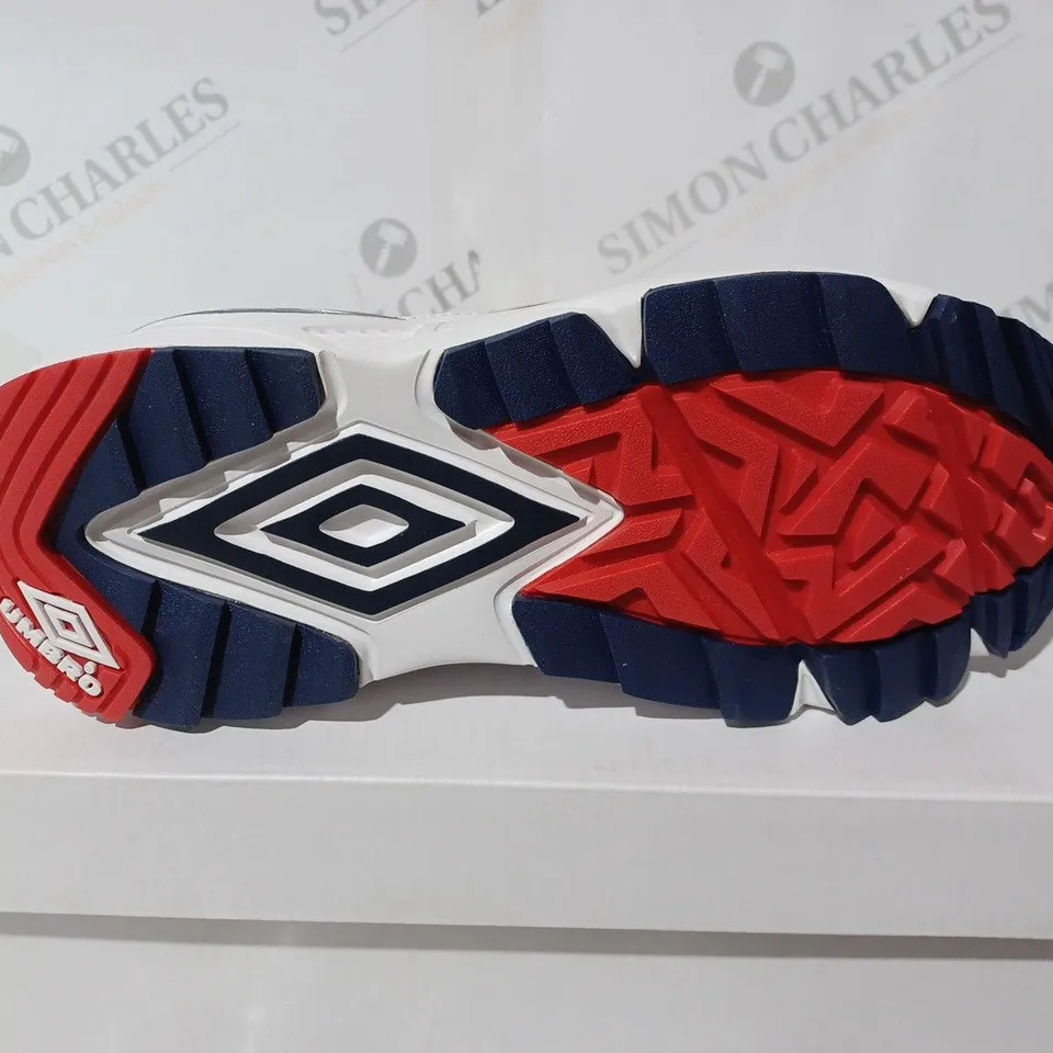 BOXED UMBRO NEPTUNE WOMENS WHITE SIZE 7