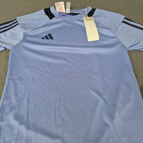 ADIDAS LOGO TEE SIZE 11/12 YEARS