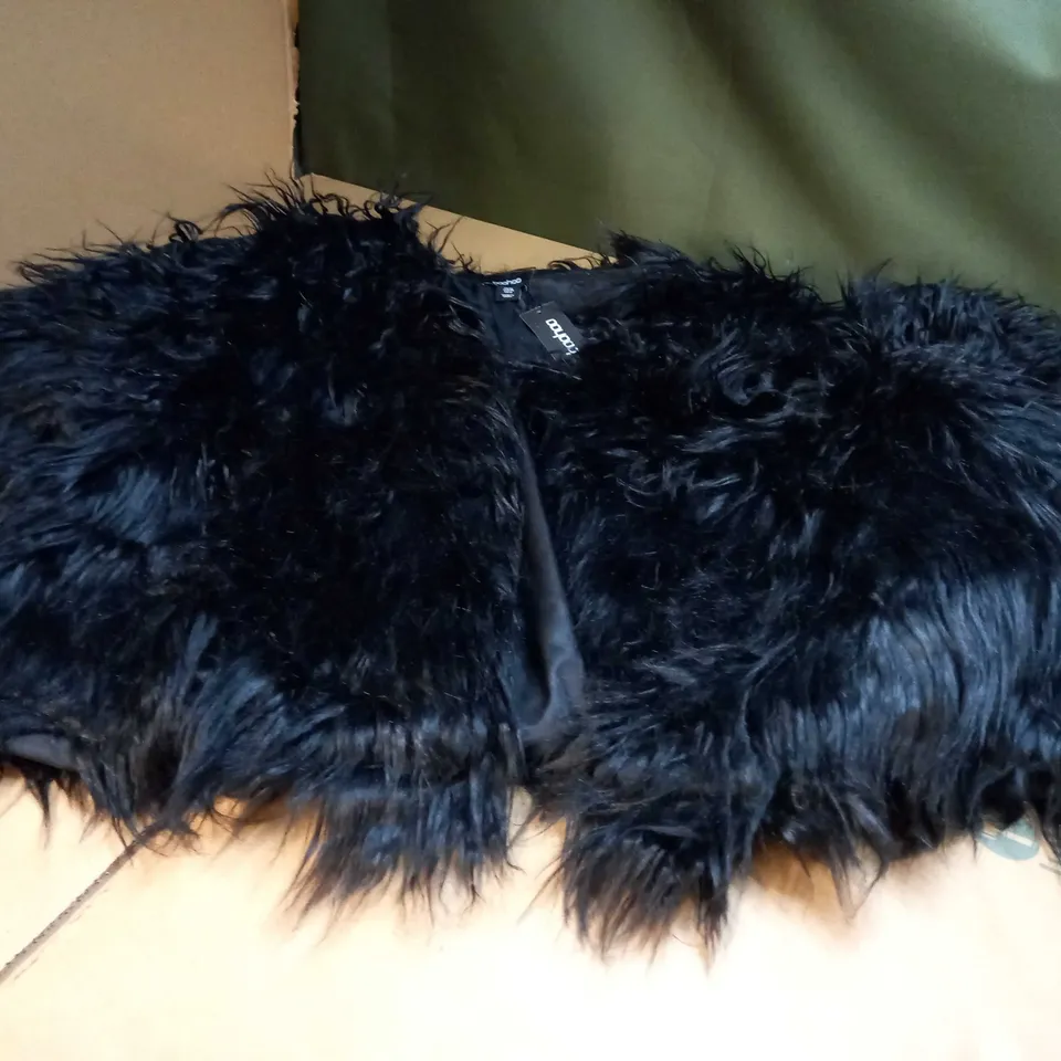 BOOHOO BLACK SHAGGY FAUX FUR JACKET - SIZE 20