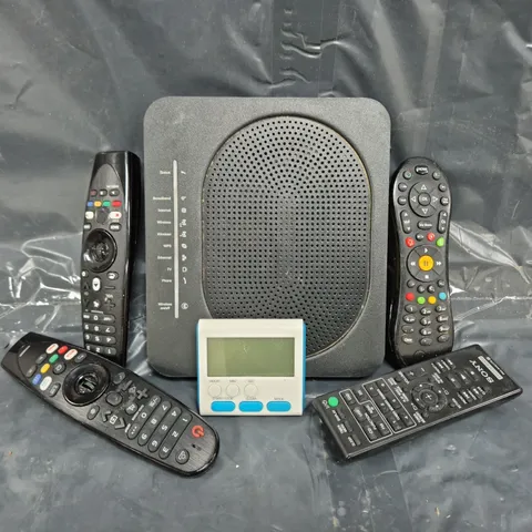 BOX OF APPROXIMATELY 15 ASSORTED ELECTRICAL ITEMS TO INCLUDE WI-FI ROUTER, VARIOUS REMOTES, ETC