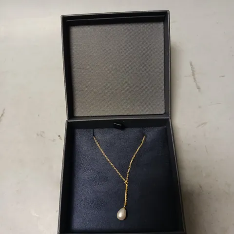BOXED ASTLEY CLARKE GOLD PEARL PENDANT NECKLESS