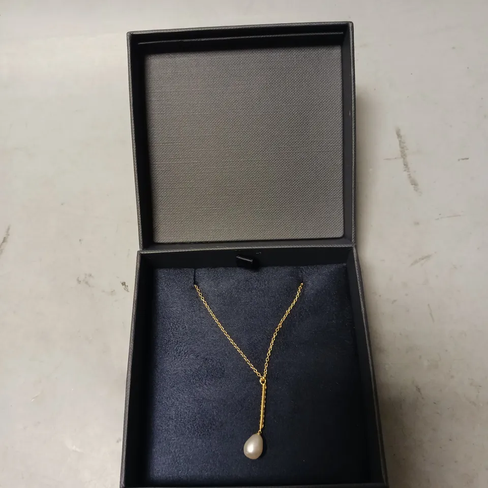BOXED ASTLEY CLARKE GOLD PEARL PENDANT NECKLESS