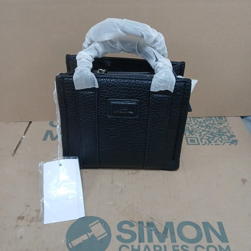 DAVID JONES BLACK PEBBLED LEATHER HANDBAG – TOP-HANDLE