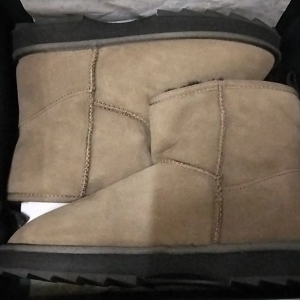 3 SHOE BOXES CONTAINING 2 × MODA IN PELLE PERIAR WEDGE LIGHT BLUE SUEDE SANDAL UK SIZE 8, 1 × EMU AUSTRAILIA CORIANDER CROC SHARKY MINI BOOTS - SIZE 6