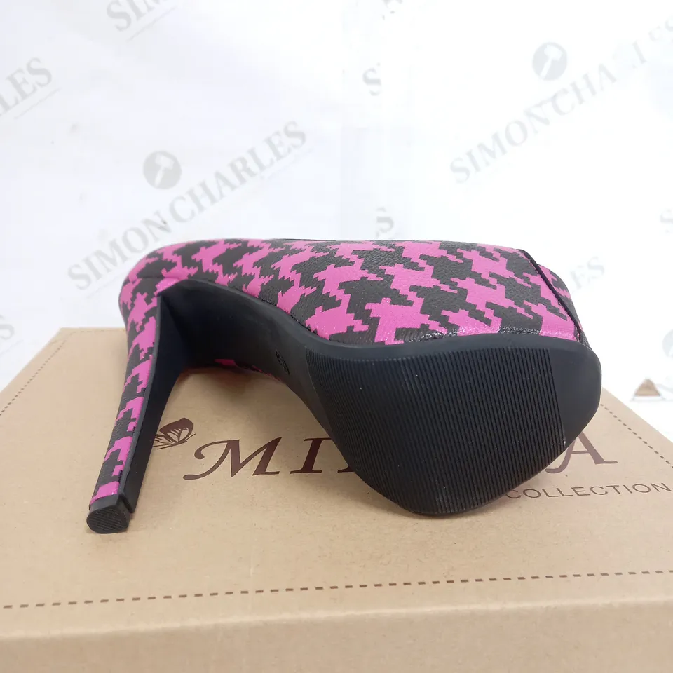 BOX OF 12 PAIRS OF MILAYA BLACK & PINK HIGH HEELS 