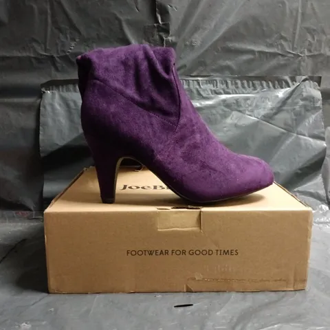 BOXED PAIR OF JOE BROWNS KNEE-HIGH HEELED BOOTS IN PURPLE SIZE UK 6
