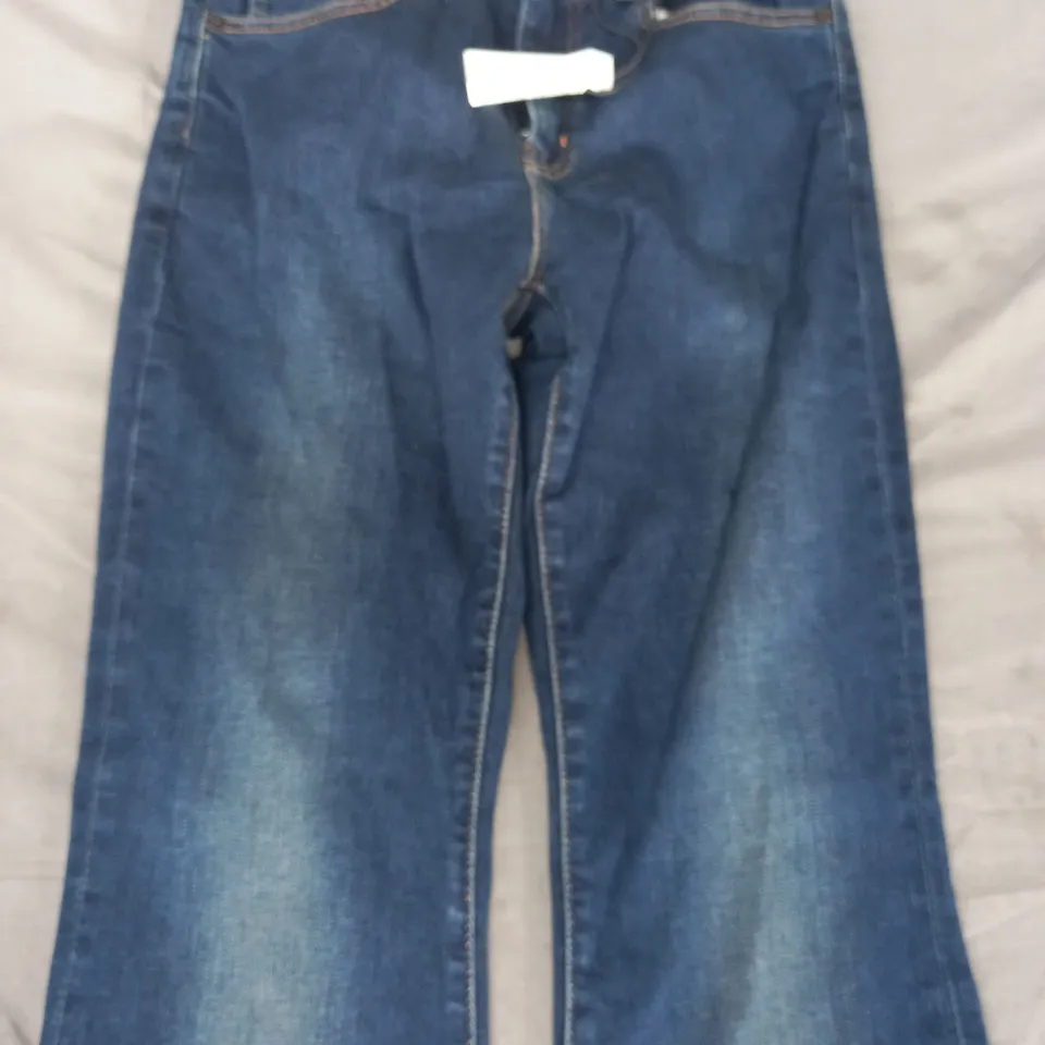 LEVI'S 726 FLARE JEANS IN DARK BLUE SIZE 27/34