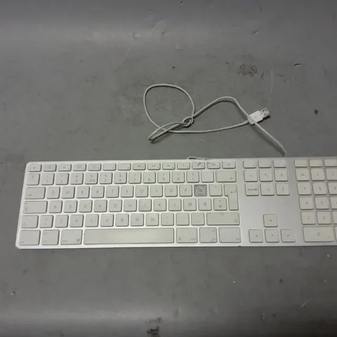 APPLE WIRED KEYBOARD - A1243 