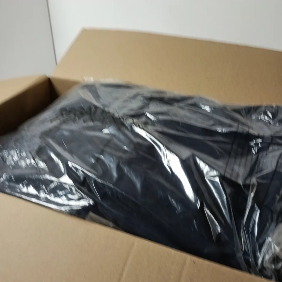Lot 1115: BOX OF APPROXIMATELY 20 BRAND NEW ASSORTED REGATTA CLOTHING ...