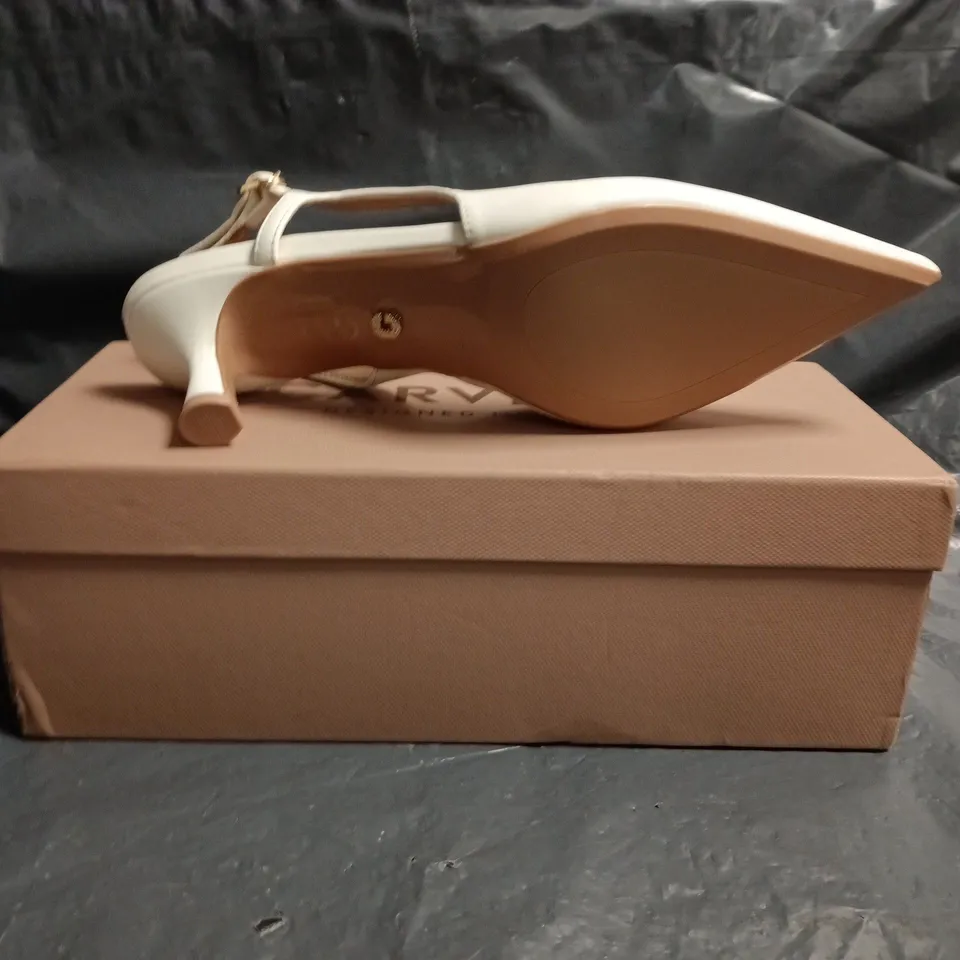 CARVELA CREAM SLINGBACK PUMPS, POINTED TOE, LEATHER SIZE EU 38