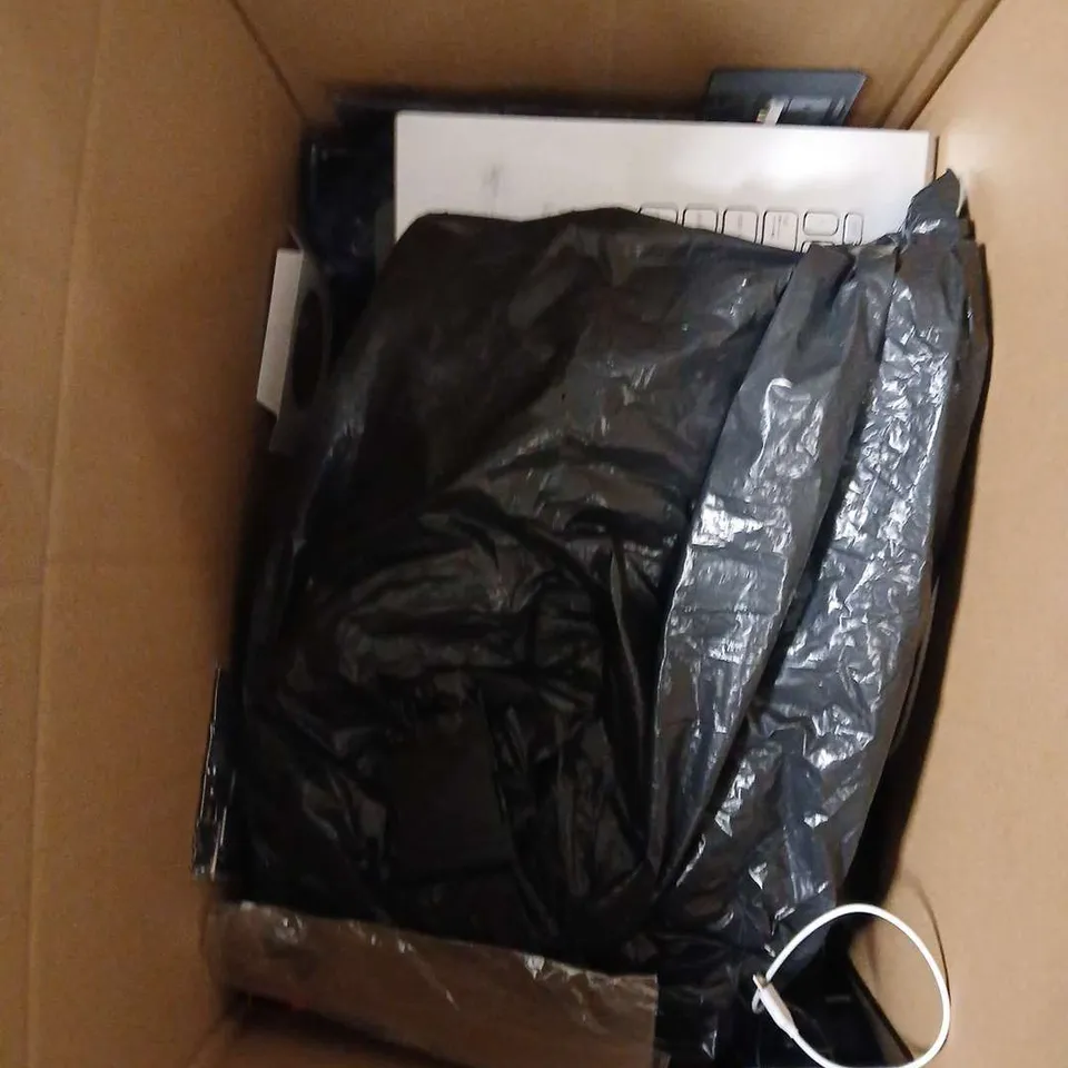 BOX OF APPROXIMATELY 15 ASSORTED BROKEN ELECTRICAL ITEMS & PARTS TO INCLUDE - LAPTOP KEYBOARD - HEADPHONES - SMARTWATCH - ETC