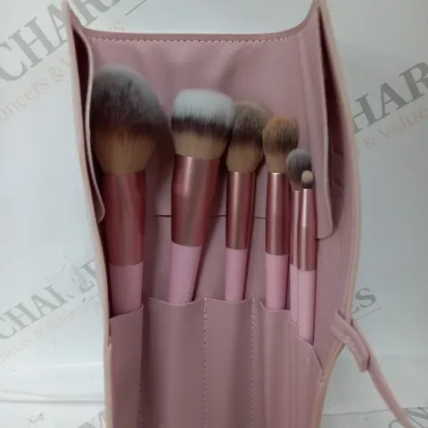 DOLL 10 BEAUTY MAKEUP BRUSHES 