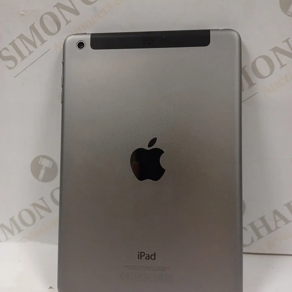 BOXED APPLE IPAD MINI 2 IN GREY