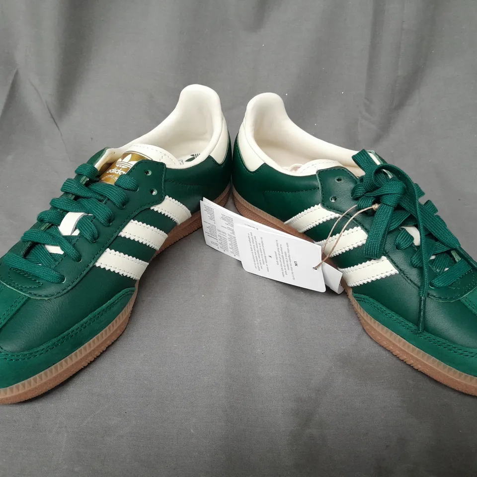 BOXED PAIR OF ADIDAS SAMBA OG SHOES IN GREEN/WHITE UK SIZE 5