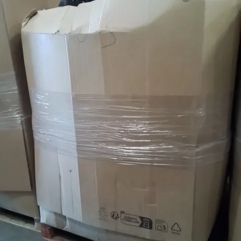 PALLET CONTAINING A LARGE QUANTITY OF PILLOWS 