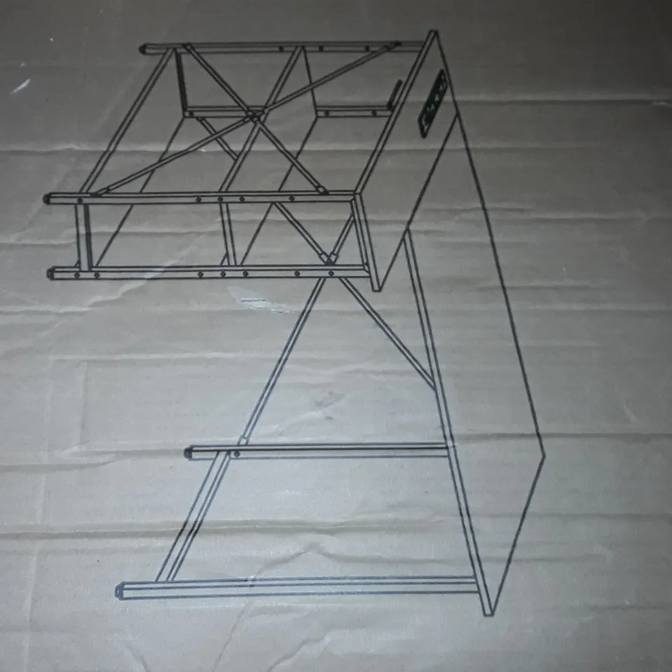 UNPROCESSED PALLET OF ASSORTED ITEMS TO INCLUDE OFFICE CHAIR, BOXED DESK AND GAS GRIP GRIDDLE