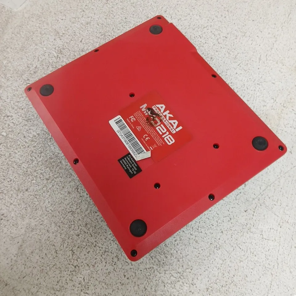 AKAI MPD218 PROFESSIONAL PAD CONTROLLER
