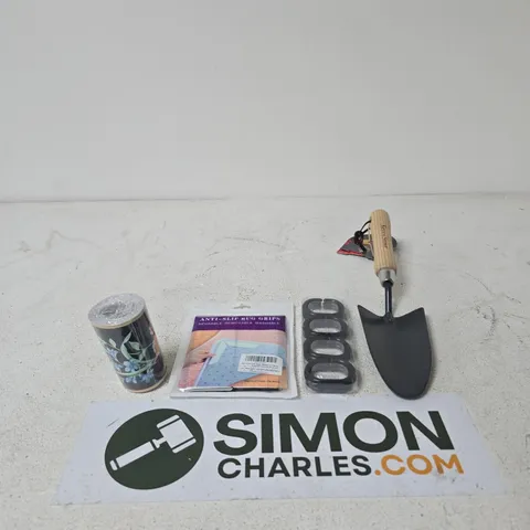 BOX OF APPROXIMATELY 20 ASSORTED HOUSEHOLD ITEMS TO INCLUDE A KENT & STOWE TROWEL, ANTI-SLIP RUG GRIPS AND A FLORAL  PATTERNED WALLPAPER BORDER
