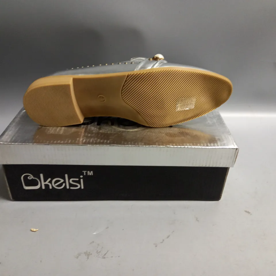 BOXED KELSI LADIES FLAT SHOES SILVER WITH BEADING DETAIL. SIZE 6