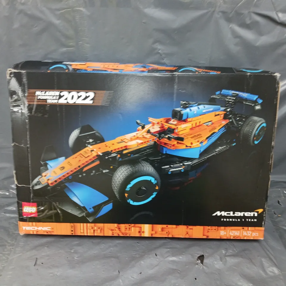 BOXED LEGO TECHNIC MCLAREN FORMULA 1 RACE CAR 2022 (42141) RRP £169.99