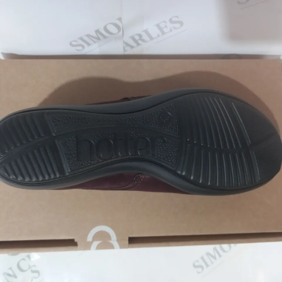 BOXED PAIR OF HOTTER SLIP-ON SHOES IN WINE UK SIZE 5
