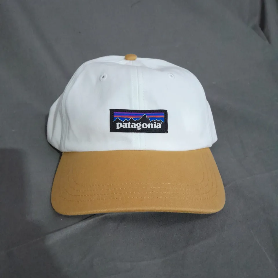 PATAGONIA WHITE & YELLOW CAP