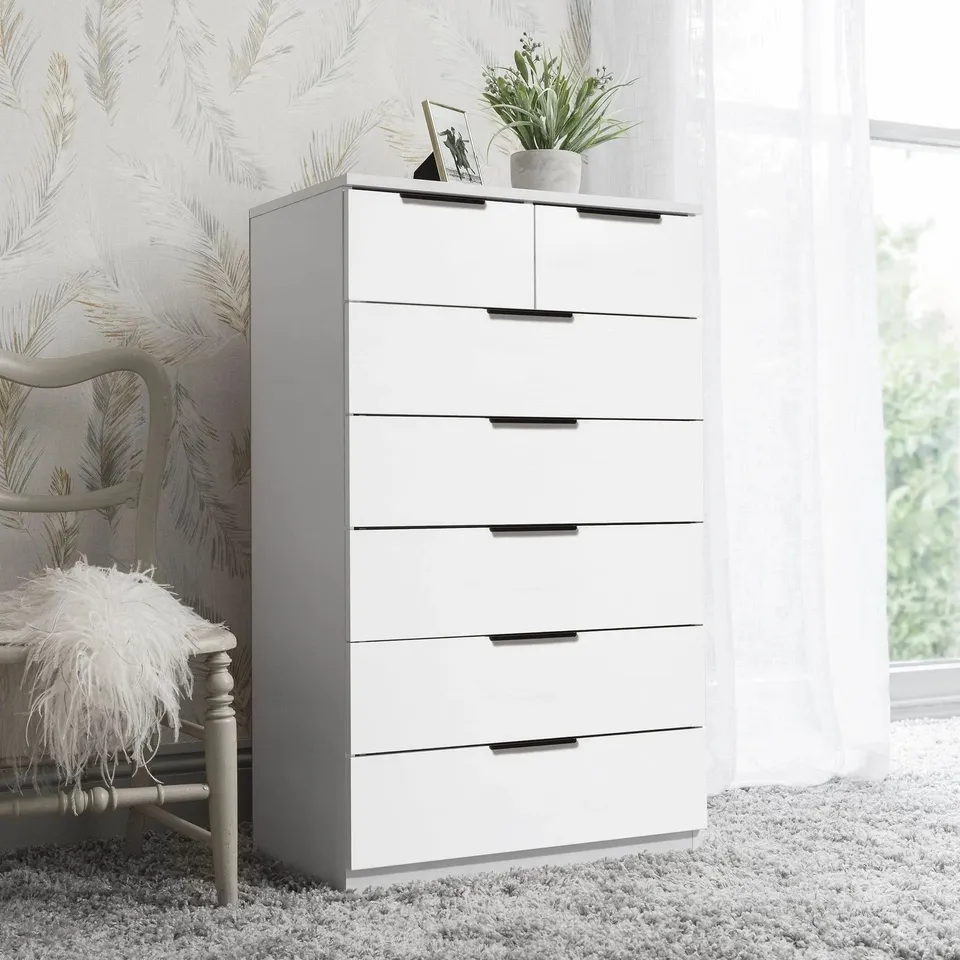 BOXED LAURA JAMES ESSIE 2 OVER 5 CHEST OF DRAWERS - PURE WHITE 