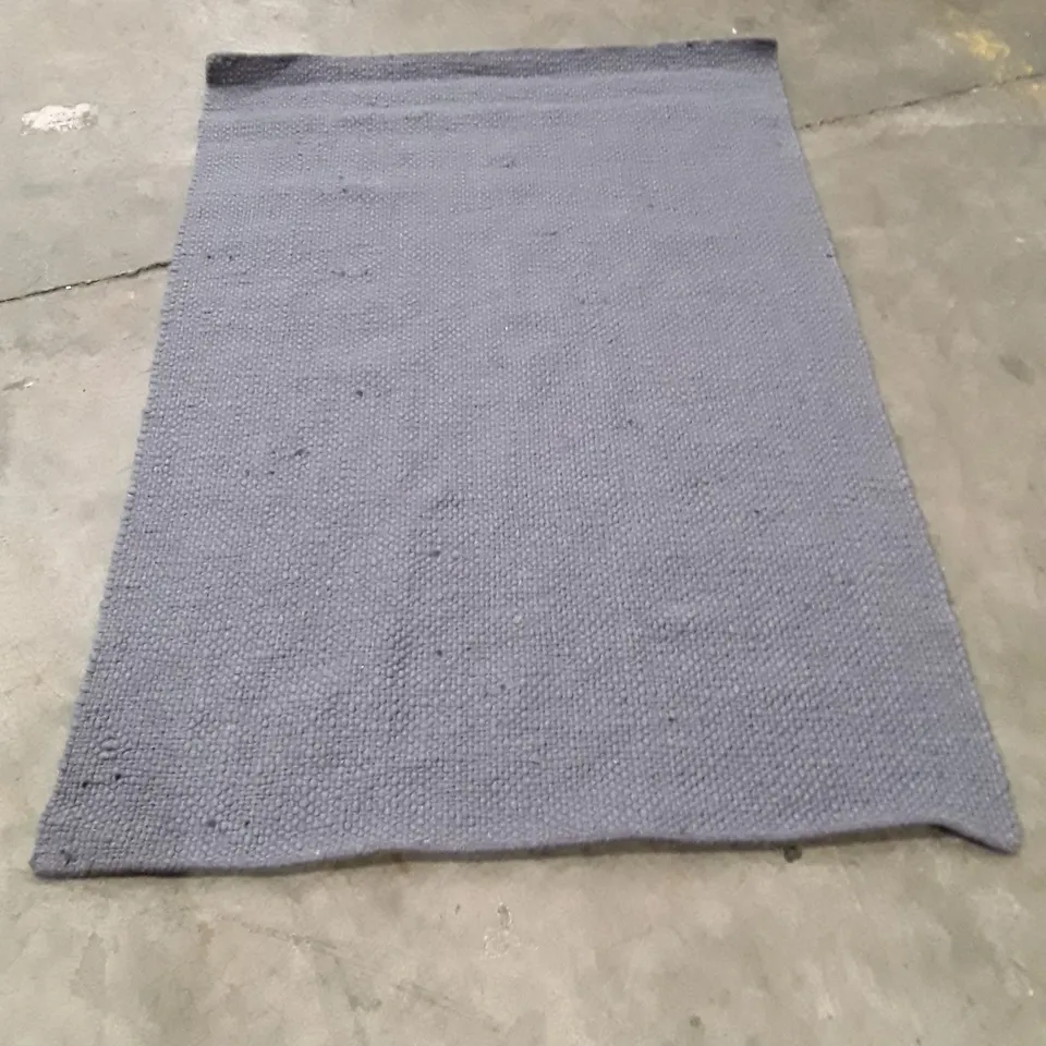 BLUE/GRAY RUG RUNNER – TEXTURED CARPET 175X120 APPROX
