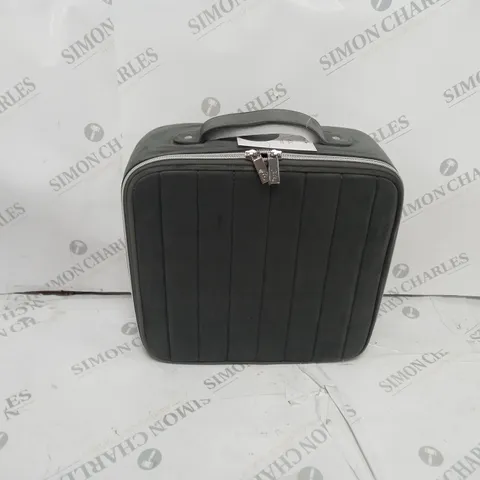 TILI VELVET QUILTED MAKE-UP ORGANISER LARGE VANITY CASE - GREY