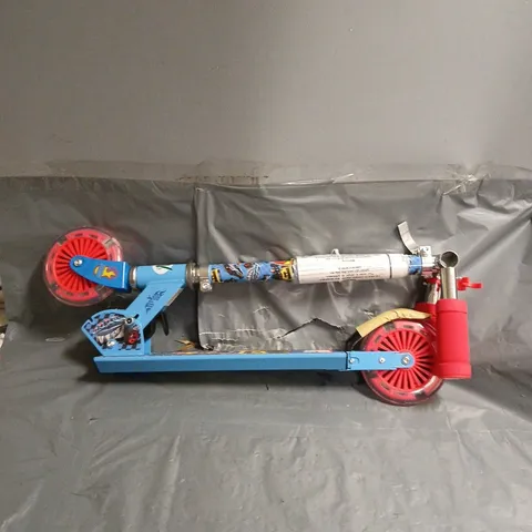 HOT WHEELS FOLDING INLINE SCOOTER WITH LIGHT UP WHEELS