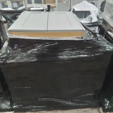 PALLET OF ASSORTED BATHROOM CABINETS AND FITTINGS