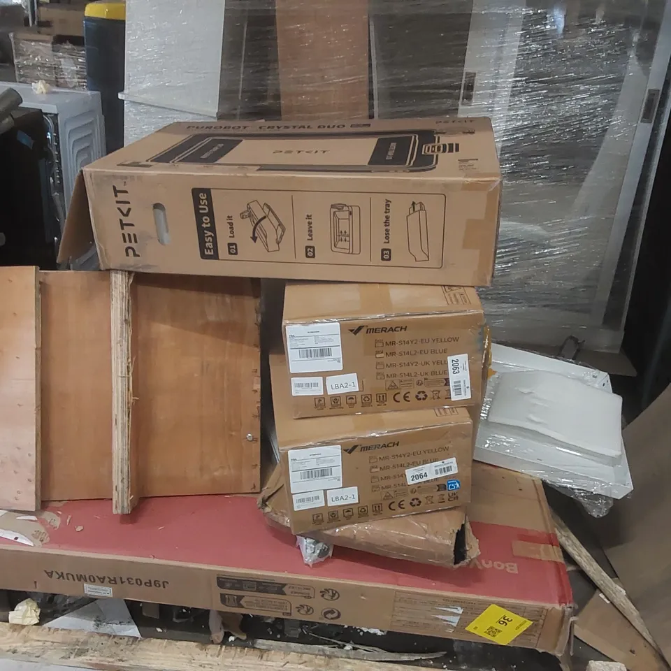 PALLET CONTAINING A LARGE QUANTITY OF ASSORTED ITEMS INCLUDING: MERACH EXERCISE BIKES, PUROBOT SELF-CLEANING CAT LITTER BOX ECT