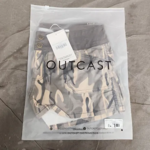 BAGGED OUTCAST LUXORA SHORTS IN CAMOFLAUGE (1 PIECE) - MEDIUM