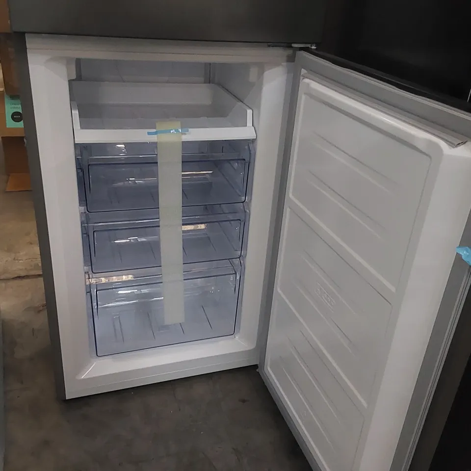 SWAN SR156130I 55CM WIDE, TOTAL NO FROST, 50/50 SPLIT, WATER DISPENSER, FRIDGE FREEZER - INOX