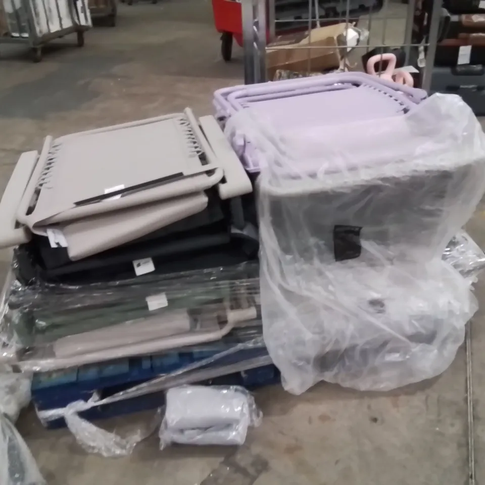 PALLET OF SUN LOUNGERS