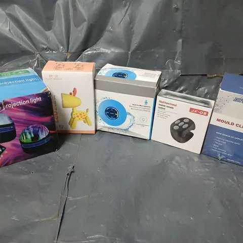 APPROXIMATELY 15 ASSORTED HOUSEHOLD ITEMS TO INCLUDE LED STARRY PROJECTOR LIGHT, MOULD CLEANER, WATERPROOF SPEAKER, ETC