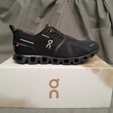 BOXED ONCLOUD CLOUD 5 WATERPROOF BLACK TRAINERS - WOMENS UK 5
