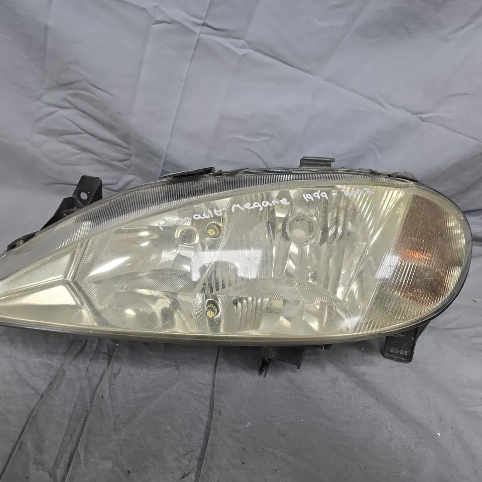 USED CAR HEADLIGHT ASSEMBLY WITH WIRING CONNECTOR FOR RENAULT MEGAN 