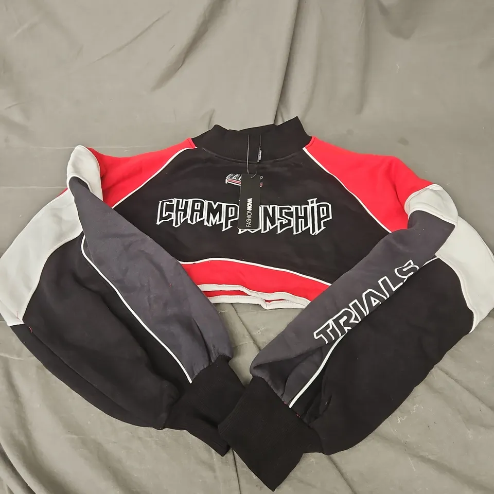 FASHIONOVA ALWAYS WINNING CROPPED SWEATSHIRT IN RED COMBO SIZE L