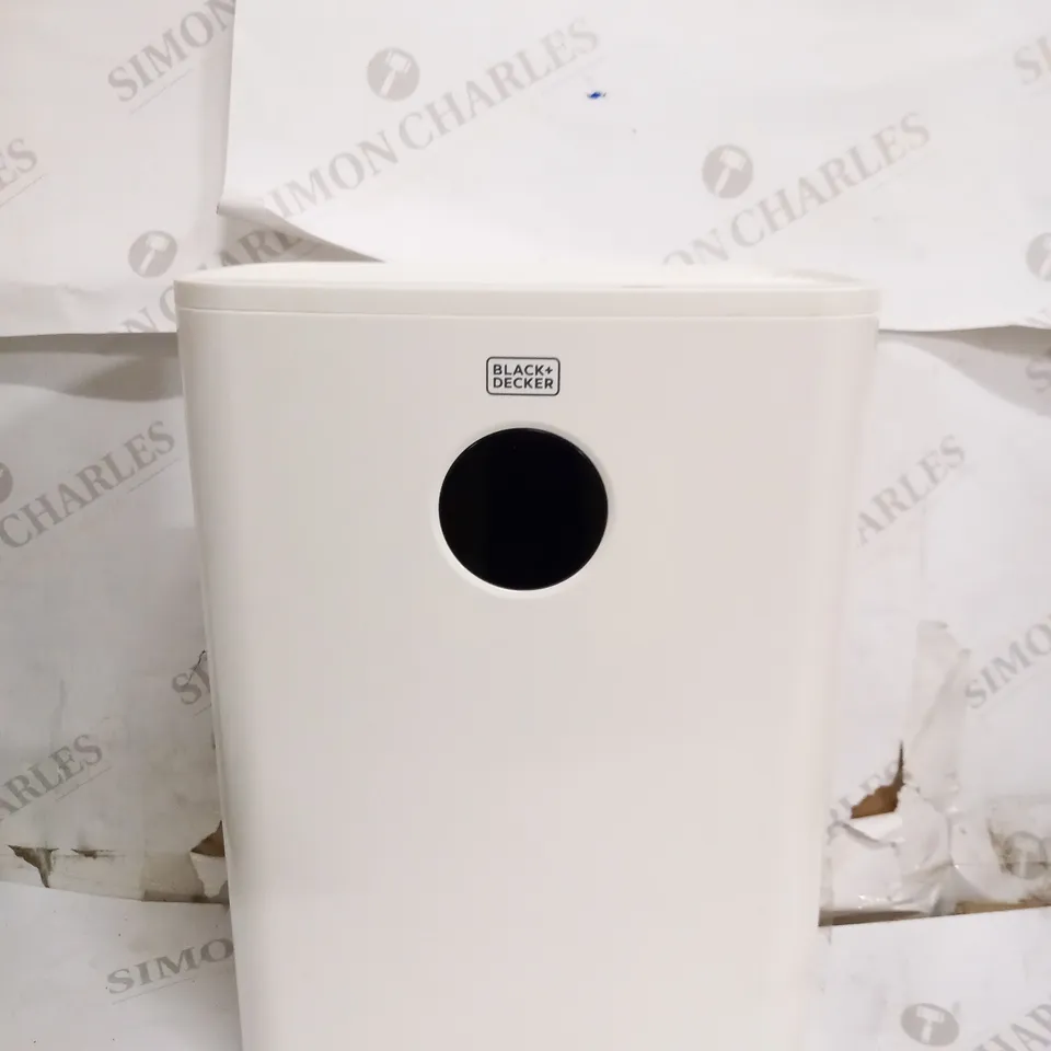 BLACK AND DECKER 2-LITRE DEHUMIDIFIER WITH AIR PURIFIER