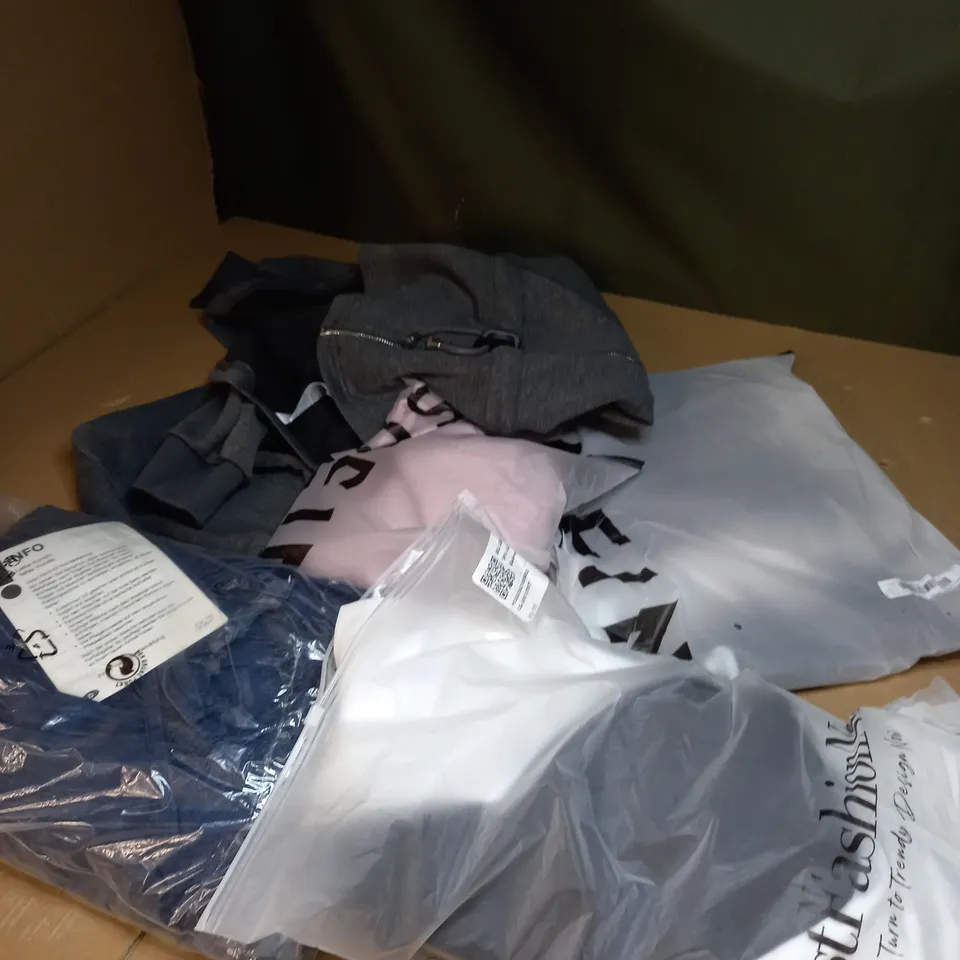 LARGE BOX OF ASSORTED CLOTHING ITEMS TOO INCLUDE TOPS , DRESSES AND PANTS ALL IN VARIOUS SIZES AND COLOURS 