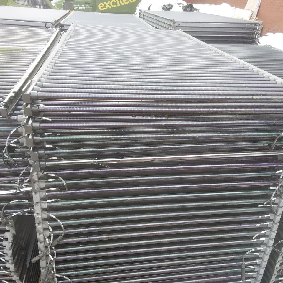 PALLET CONTAINING A VERY LARGE QUANTITY OF SOLAR PANELS