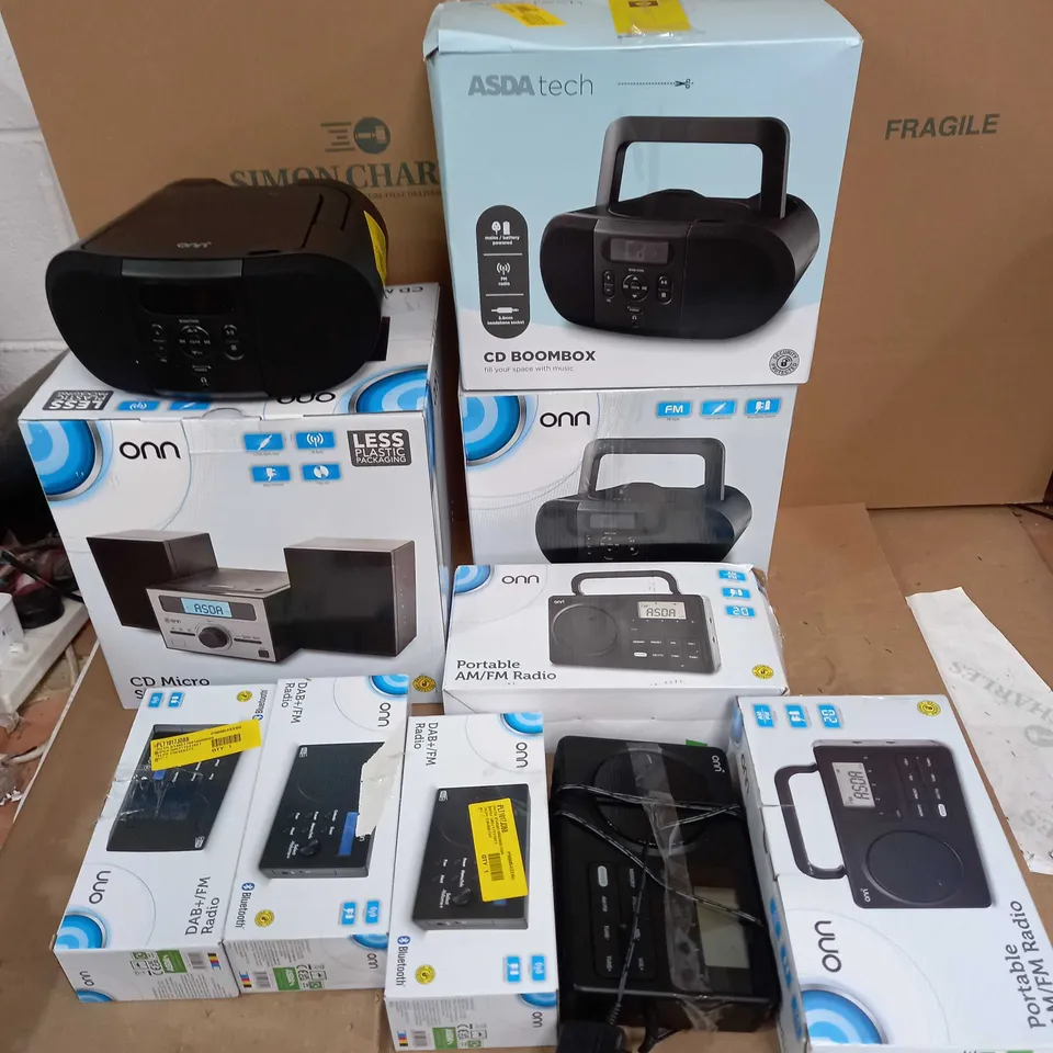 LOT OF 10 ASSORTED MUSIC SYSTEMS TO INCLUDE CD MICRO SYSTEM, BOOMBOXES, RADIOS ETC