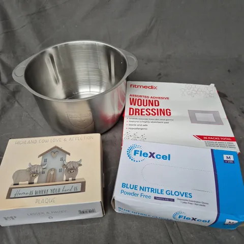 APPROXIMATELY 20 ASSORTED HOUSEHOLD PRODUCTS TO INCLUDE MIXING BOWL, HOME DECOR, WOULD DRESSINGS ETC 