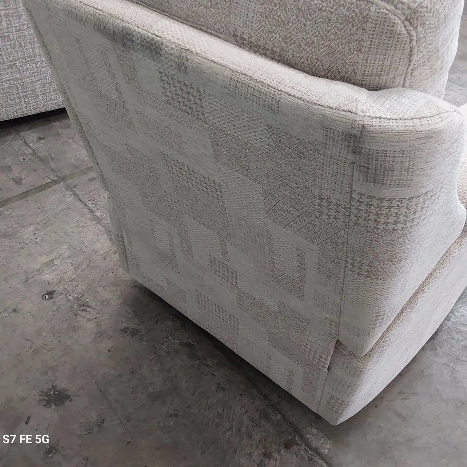 QUALITY BRITISH DESIGNER G PLAN KINGSBURY POWER RECLINING EASY CHAIR LYDIA BLUSH FABRIC 