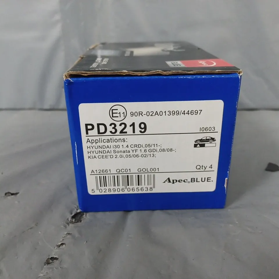 BOXED AND SEALED APEC BLUE PD3219 BRAKE PADS SET